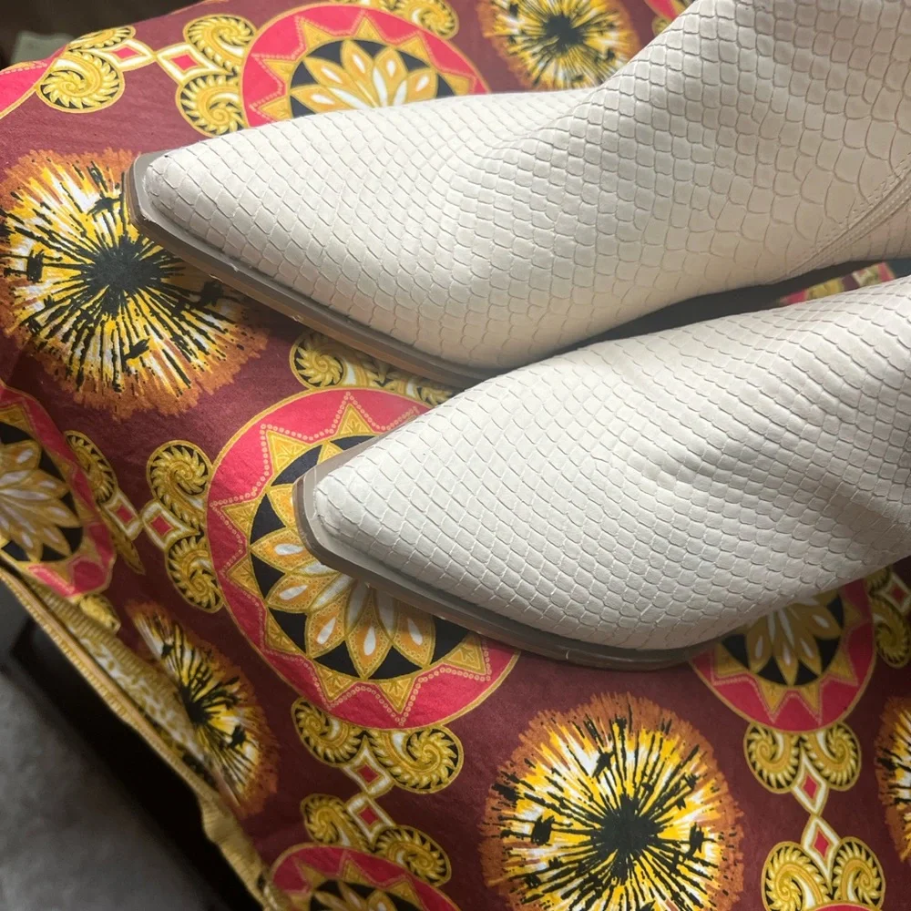 Elegant Oasis Society Cream Oasis SocAnkle Boots - Picture 8 of 13